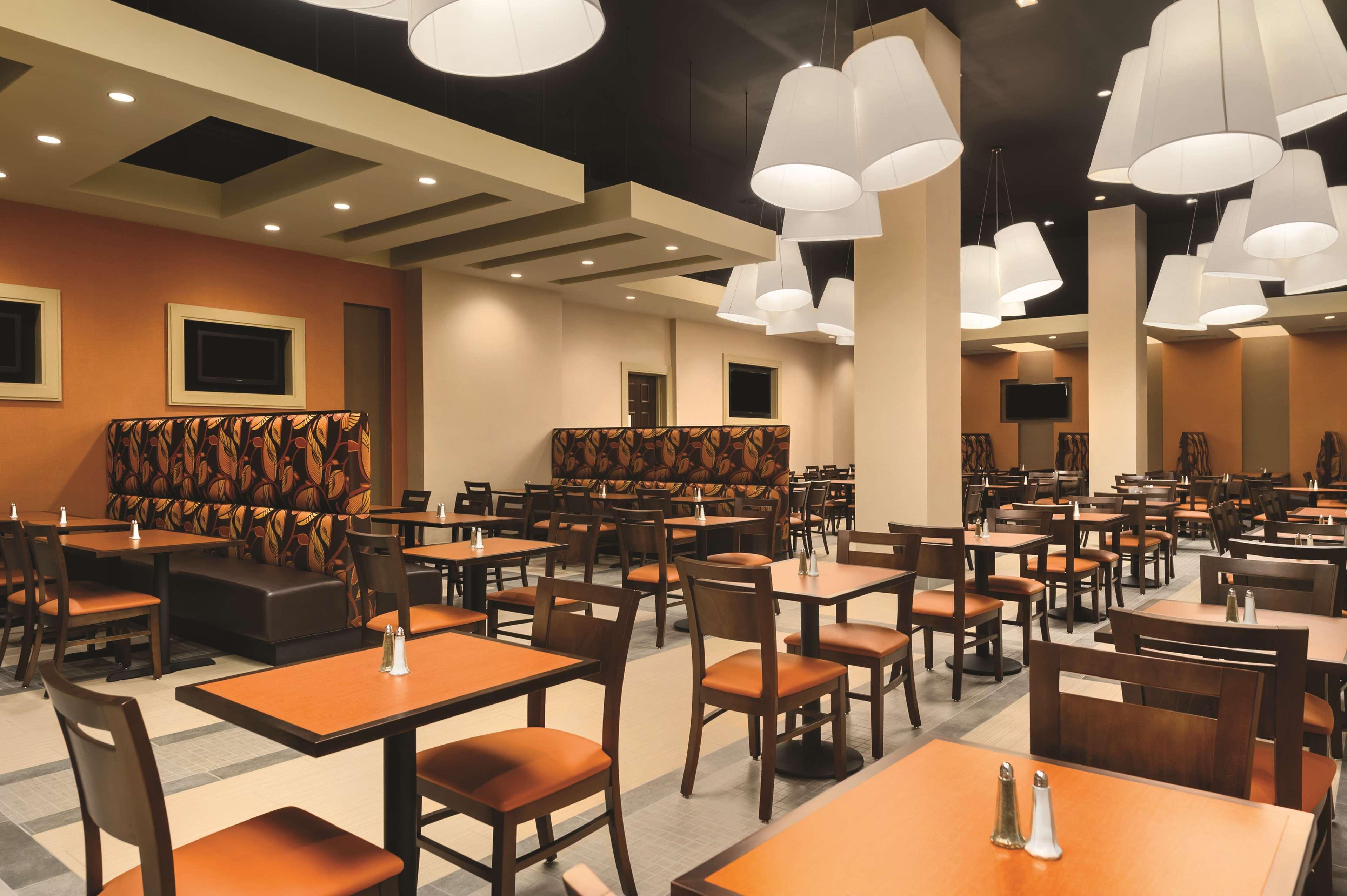 Embassy Suites By Hilton Orlando Lake Buena Vista South Kissimmee Restaurante foto